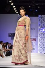 Model walk the ramp for Payal Pratap Show at Wills Lifestyle India Fashion Week 2012 day 1 on 6th Oct 2012 (11).JPG
